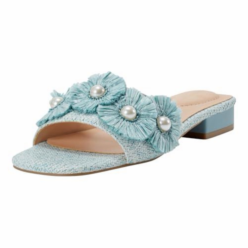 New Bandolino Women's Marcell Flat Sandal, Light Blue Size 8